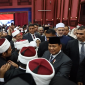 Presiden RI Prabowo Subianto diserbu ribuan mahasiswa dan mahasiswi Indonesia di Kairo. (Dok. Tim Media Prabowo)
